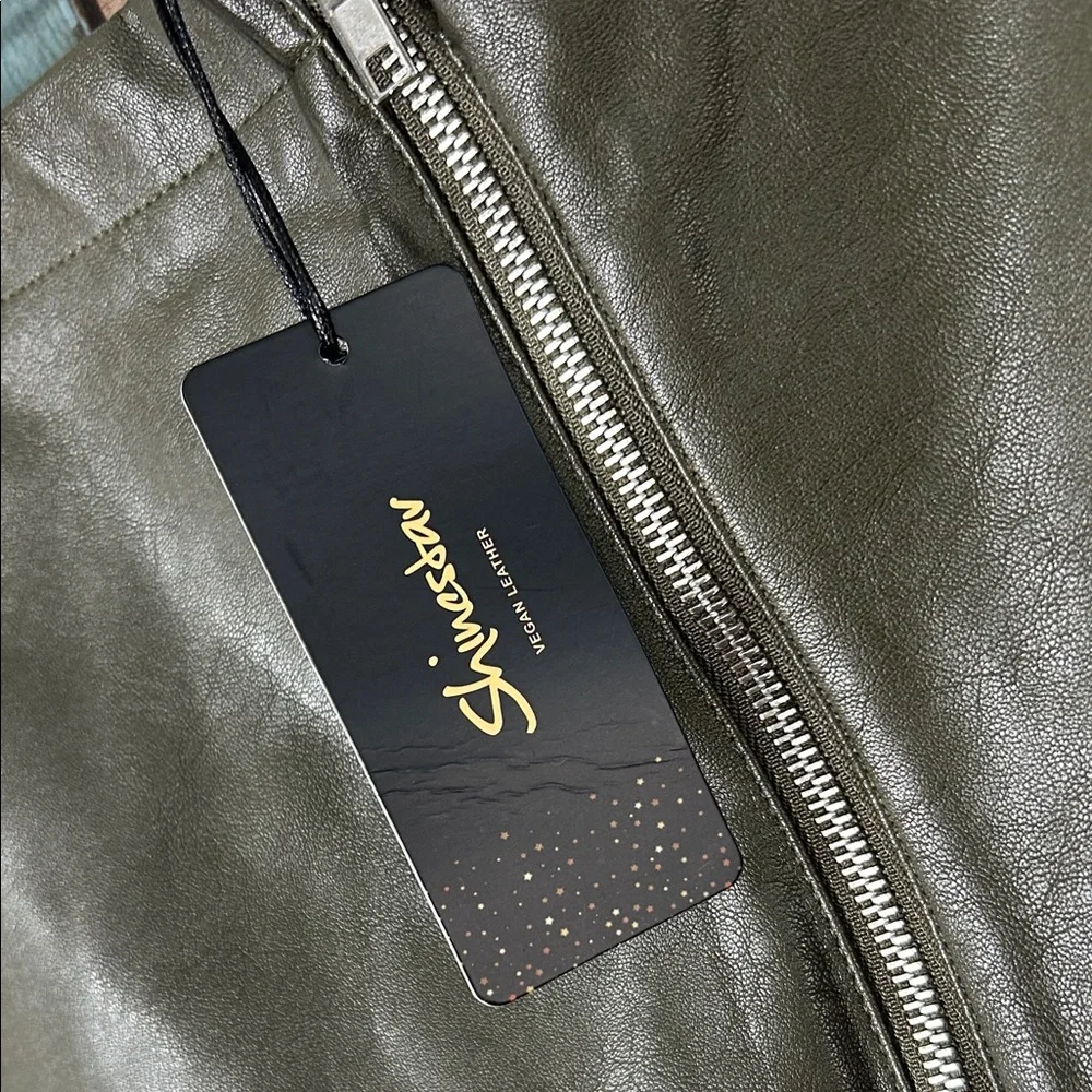 Shinestar Olive Leather Skirt with Zipper - Picture 2 of 11